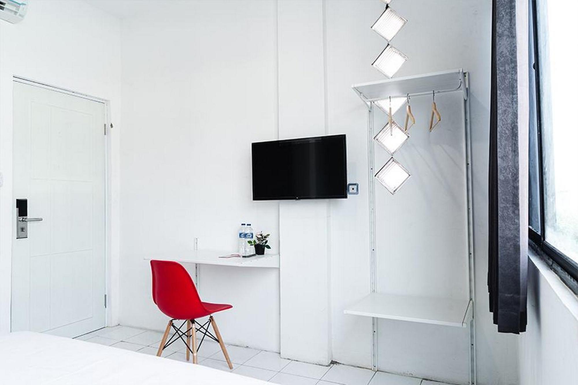 Reddoorz Near Seasons City Mall Jakarta Rom bilde