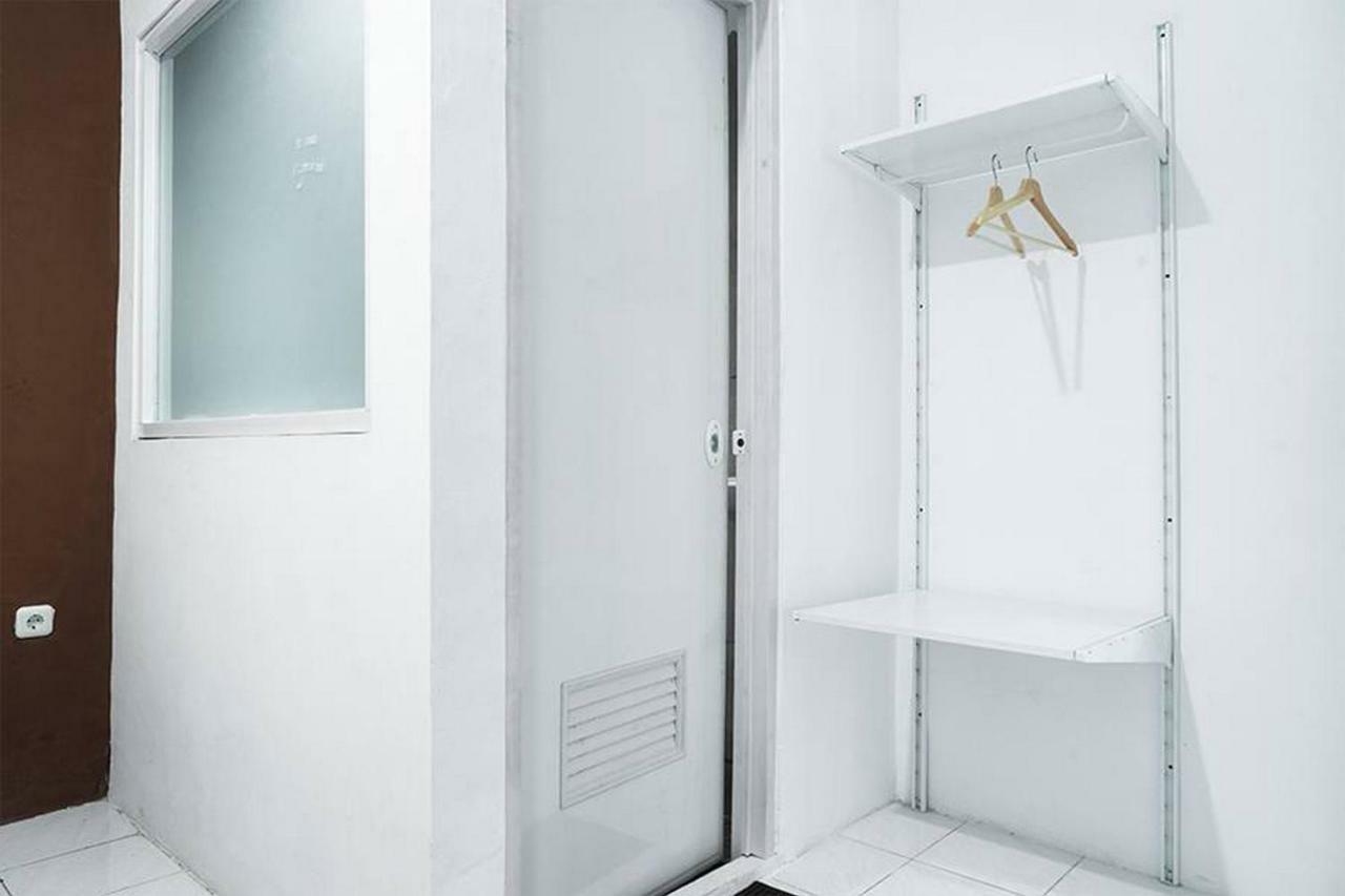 Reddoorz Near Seasons City Mall Jakarta Rom bilde